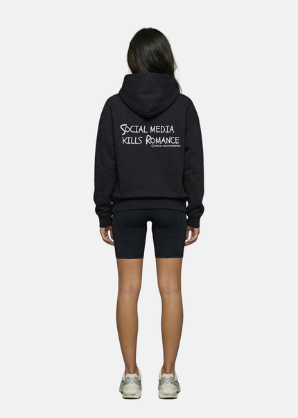 social media kills romance