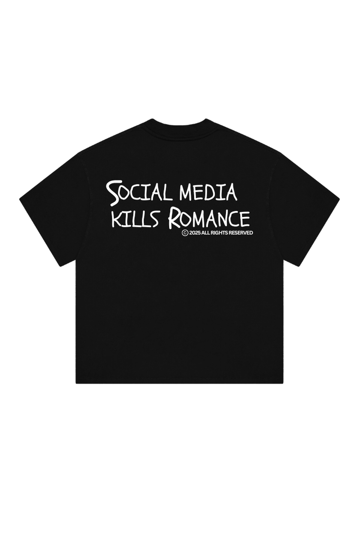 SOCIAL MEDIA KILLS ROMANCE - Onceres™