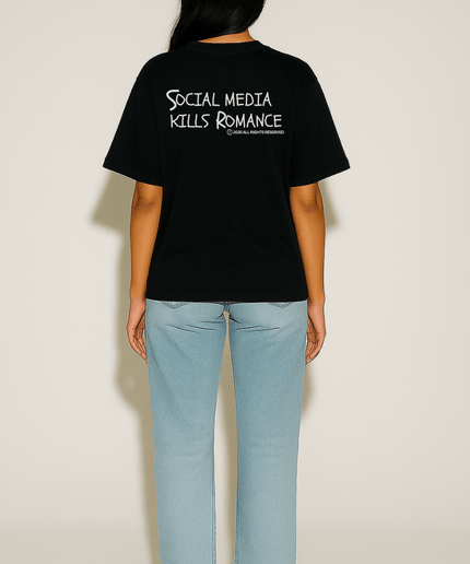 SOCIAL MEDIA KILLS ROMANCE - Onceres™