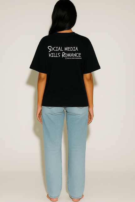 SOCIAL MEDIA KILLS ROMANCE - Onceres™