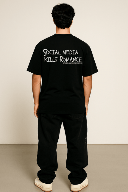 SOCIAL MEDIA KILLS ROMANCE - Onceres™