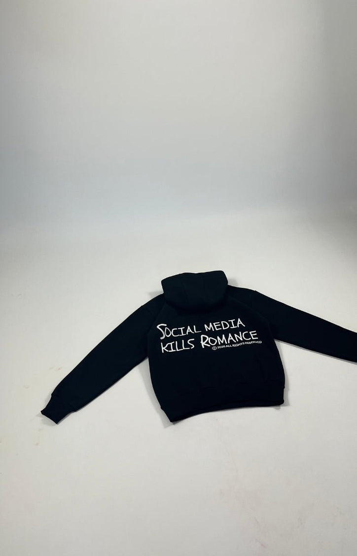 social media kills romance - Onceres™